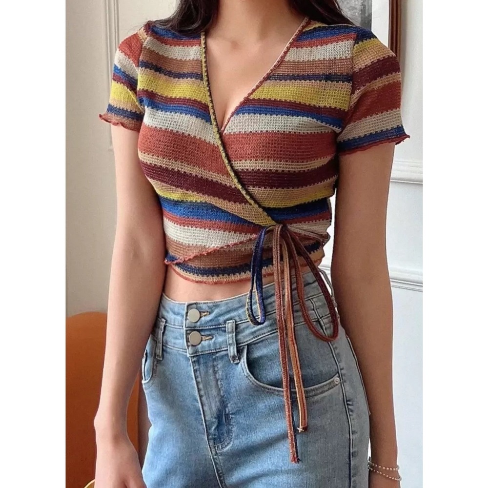 Dazy Wrap Top Womens Size M Multi-Color Striped Short Sleeve V-Neck Crop Knit